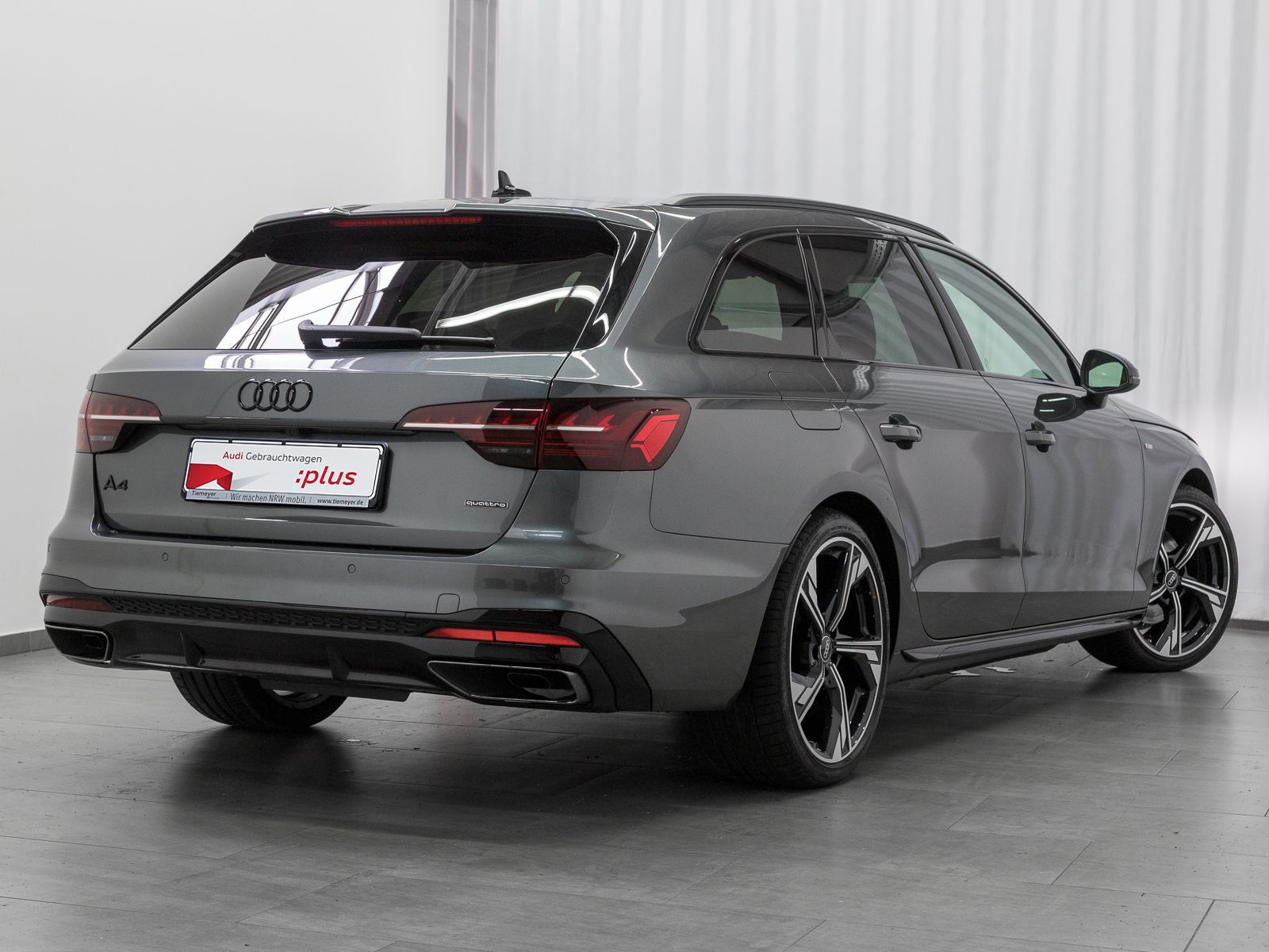 Audi A4 Avant 40 TFSI Q 2x S LINE MATRIX AHK LM19 KAM