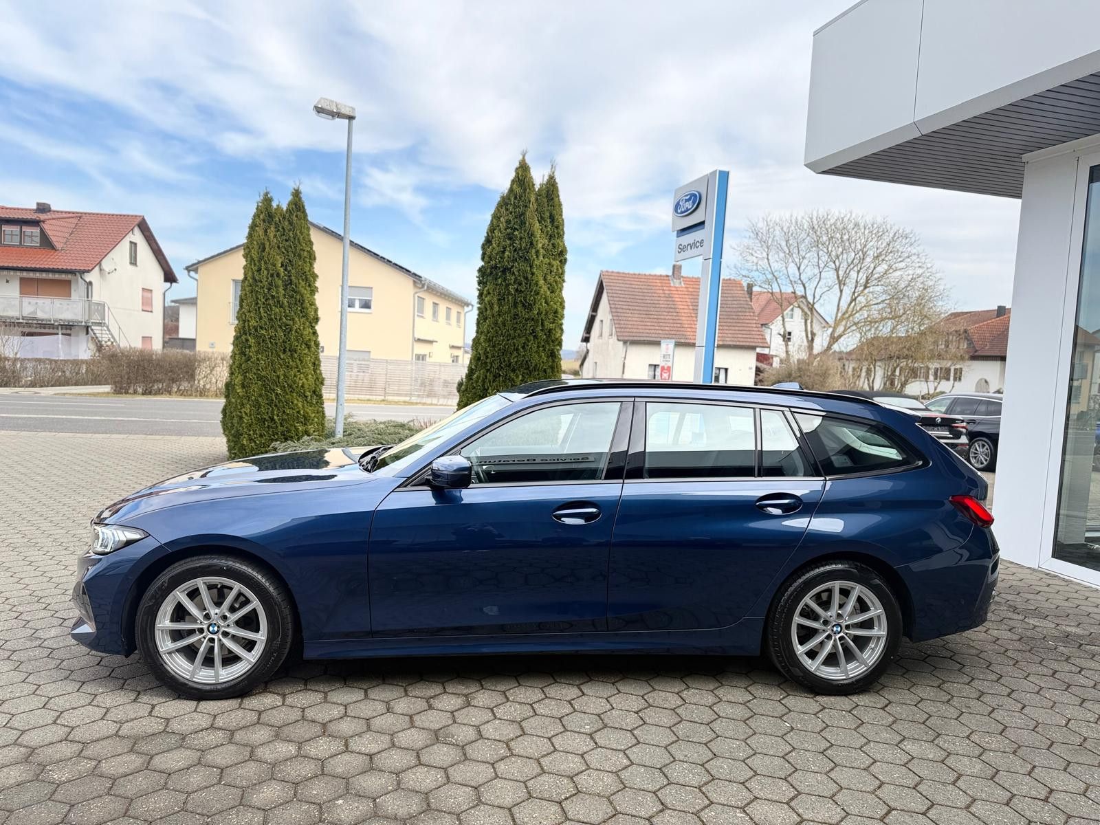BMW 320 d Touring xDrive - Samsaru's Car Outlet