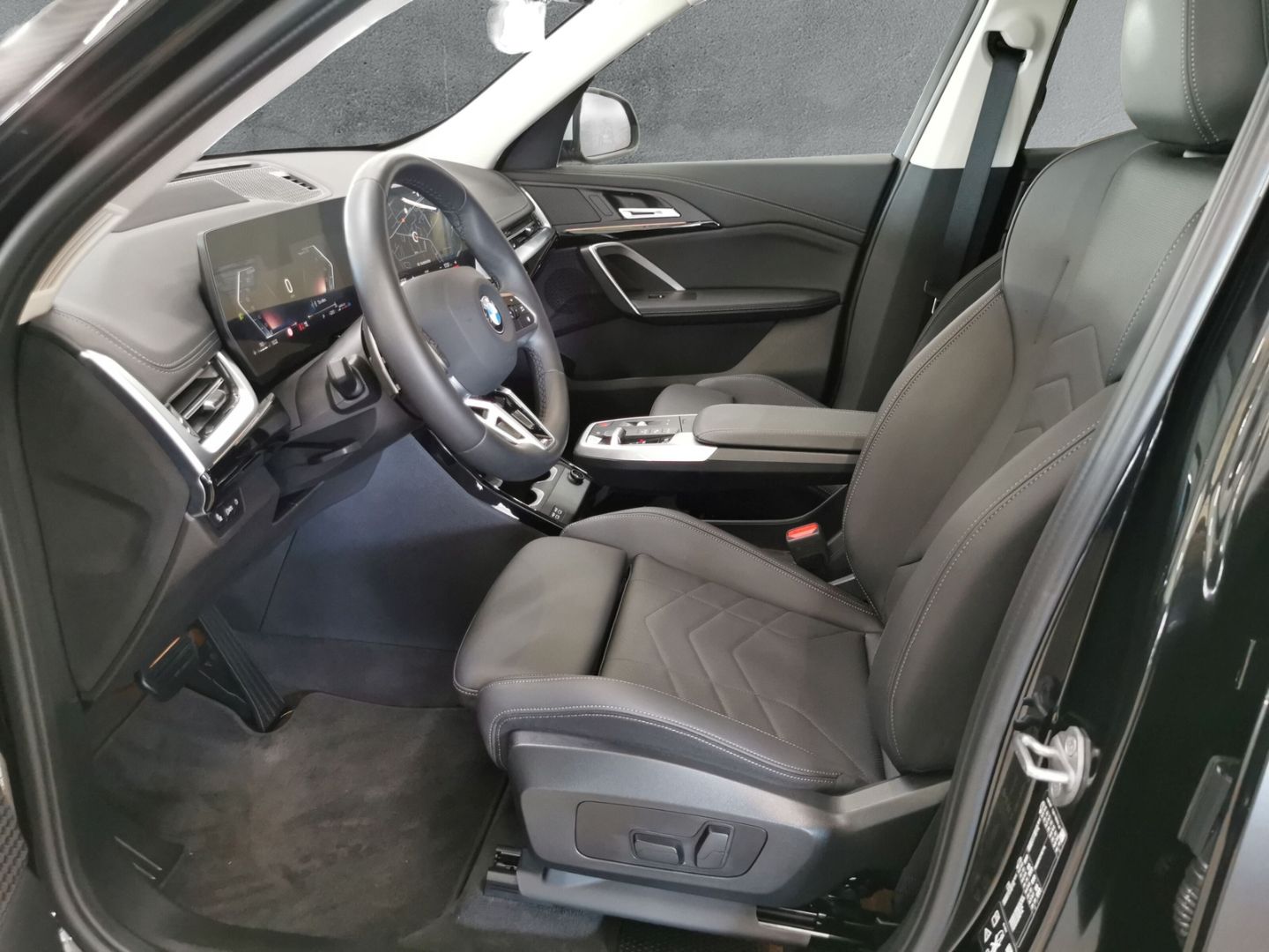 BMW X1 xDRIVE 20d xLine - Samsaru's Car Outlet