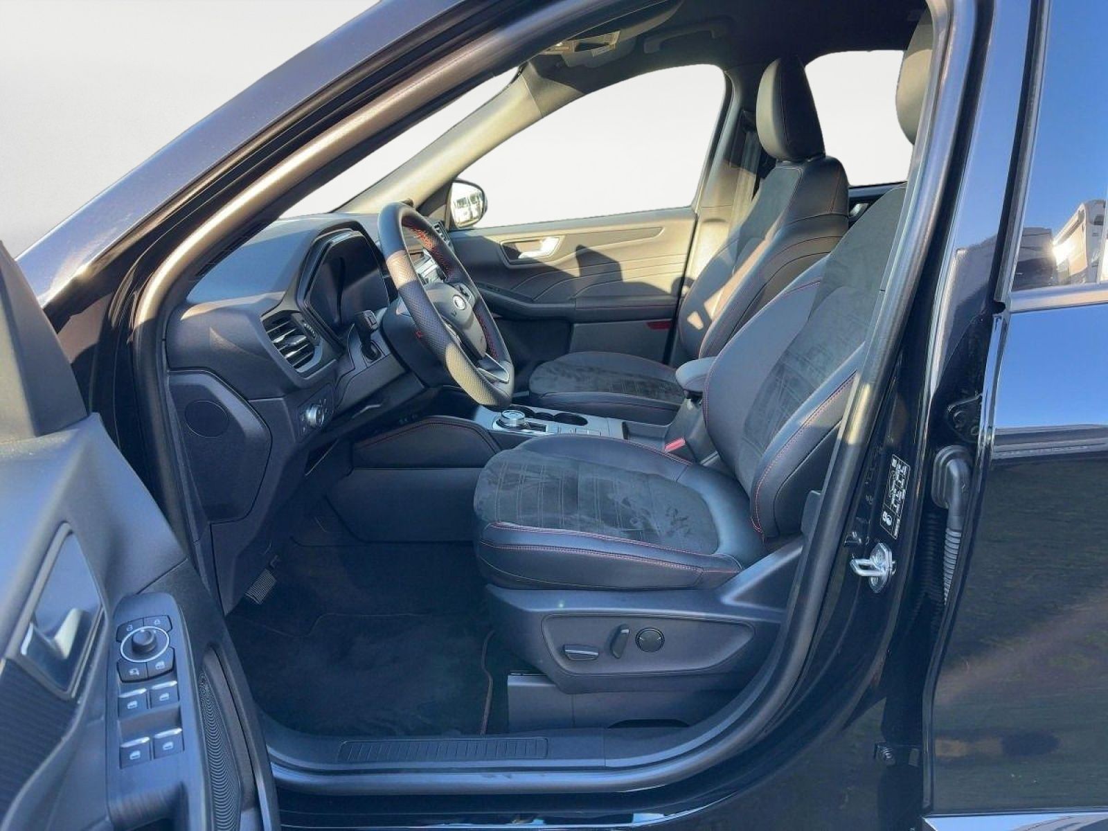 Ford Kuga ST-Line X - Samsaru's Car Outlet