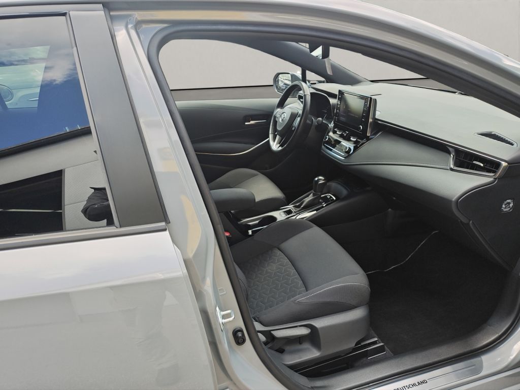 Toyota Corolla 1.8 Hybrid - Samsaru's Car Outlet