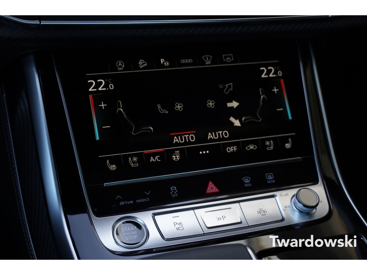 Audi Q8 S line Pano HUD Matrix 23'' B&O AHK 360°