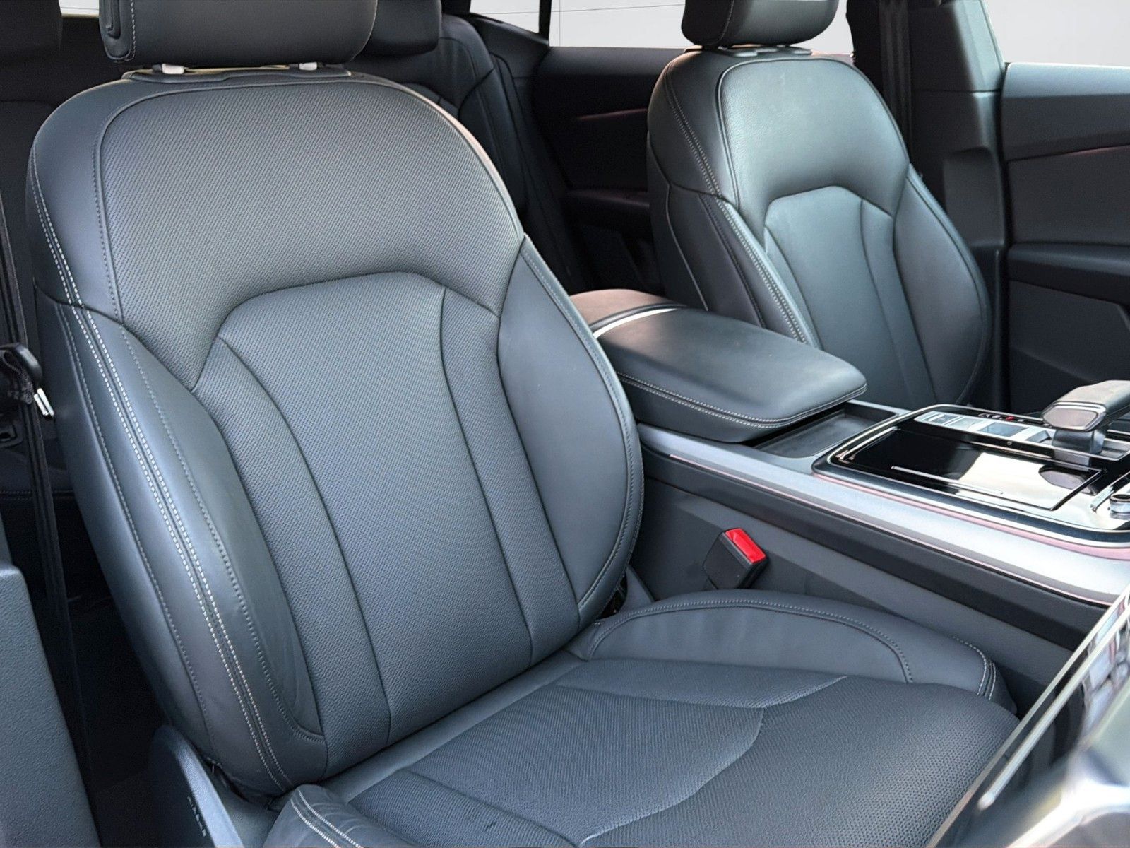 Audi Q8 50 TDI quattro S line 21"  Valcona B&O Laser