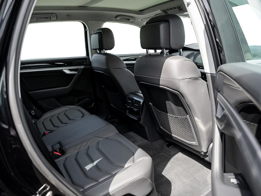 Volkswagen Touareg 3.0 V6 TDI Elegance 4M - Samsaru's Car Outlet