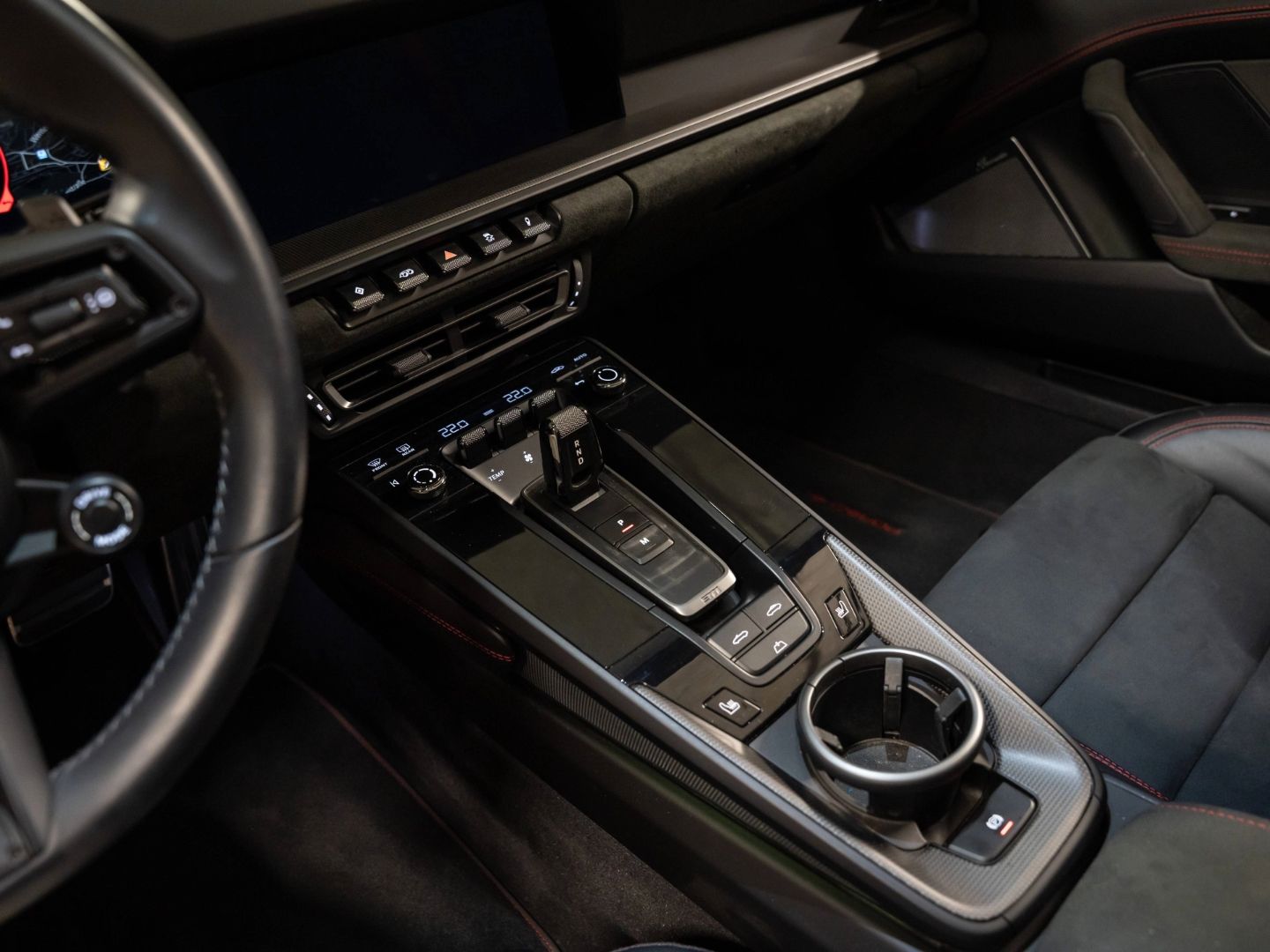 Porsche 992 Carrera 4 GTS Cabriolet InoDrive Burmester