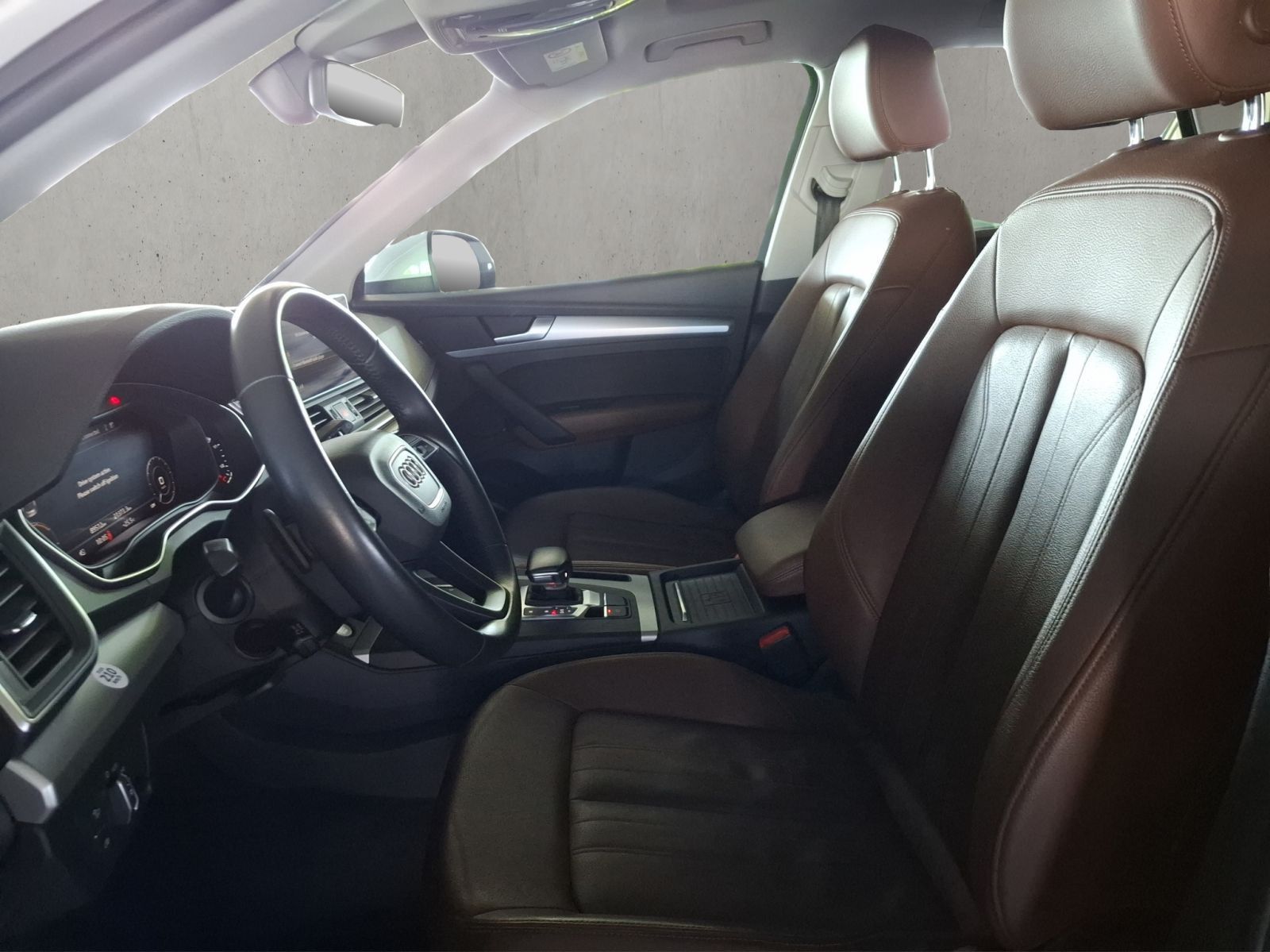 Audi Q5 TFSI e 50 e quattro S tronic - Samsaru's Car Outlet
