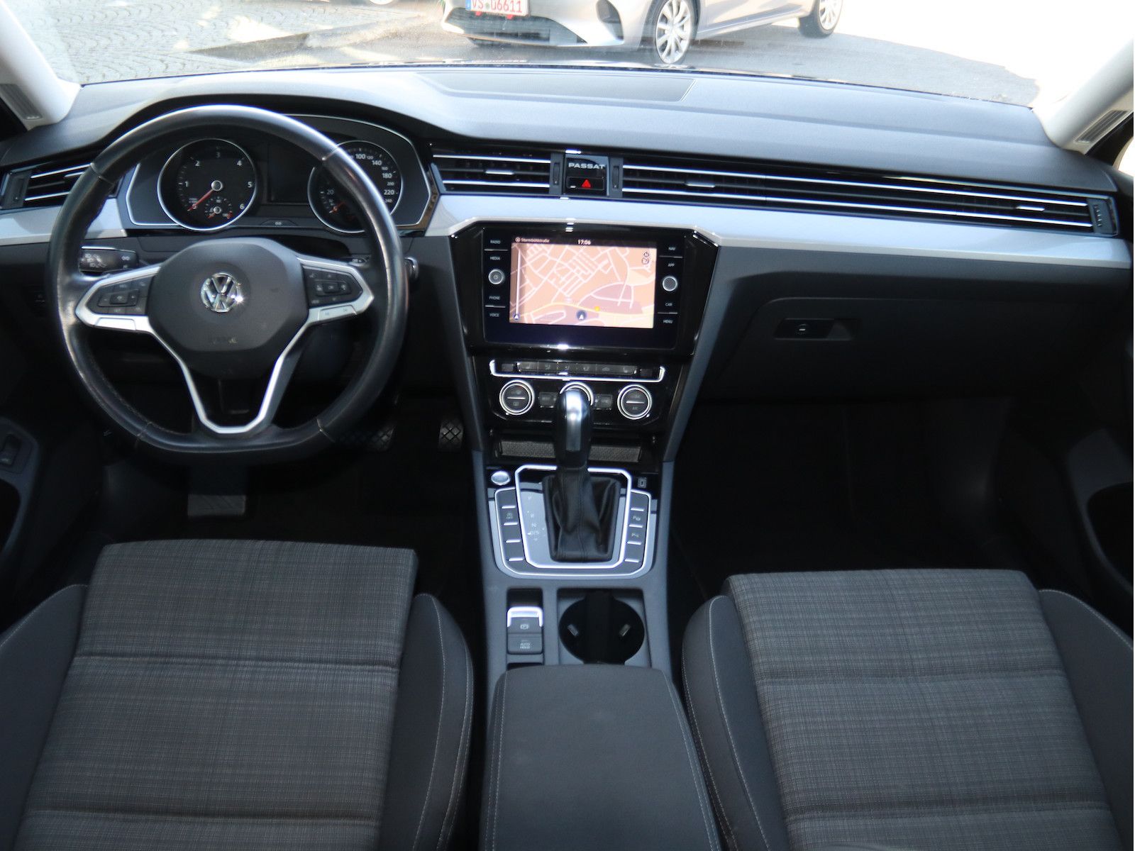 Volkswagen Passat 2.0TDI BUSINESS - Samsaru's Car Outlet