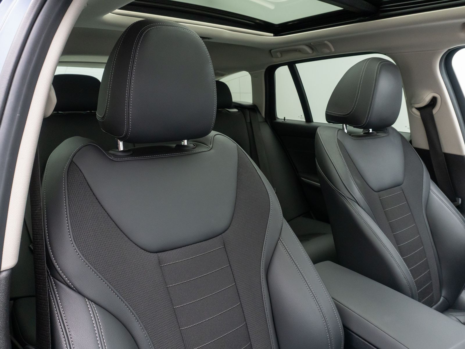 BMW 330i xD - Samsaru's Car Outlet