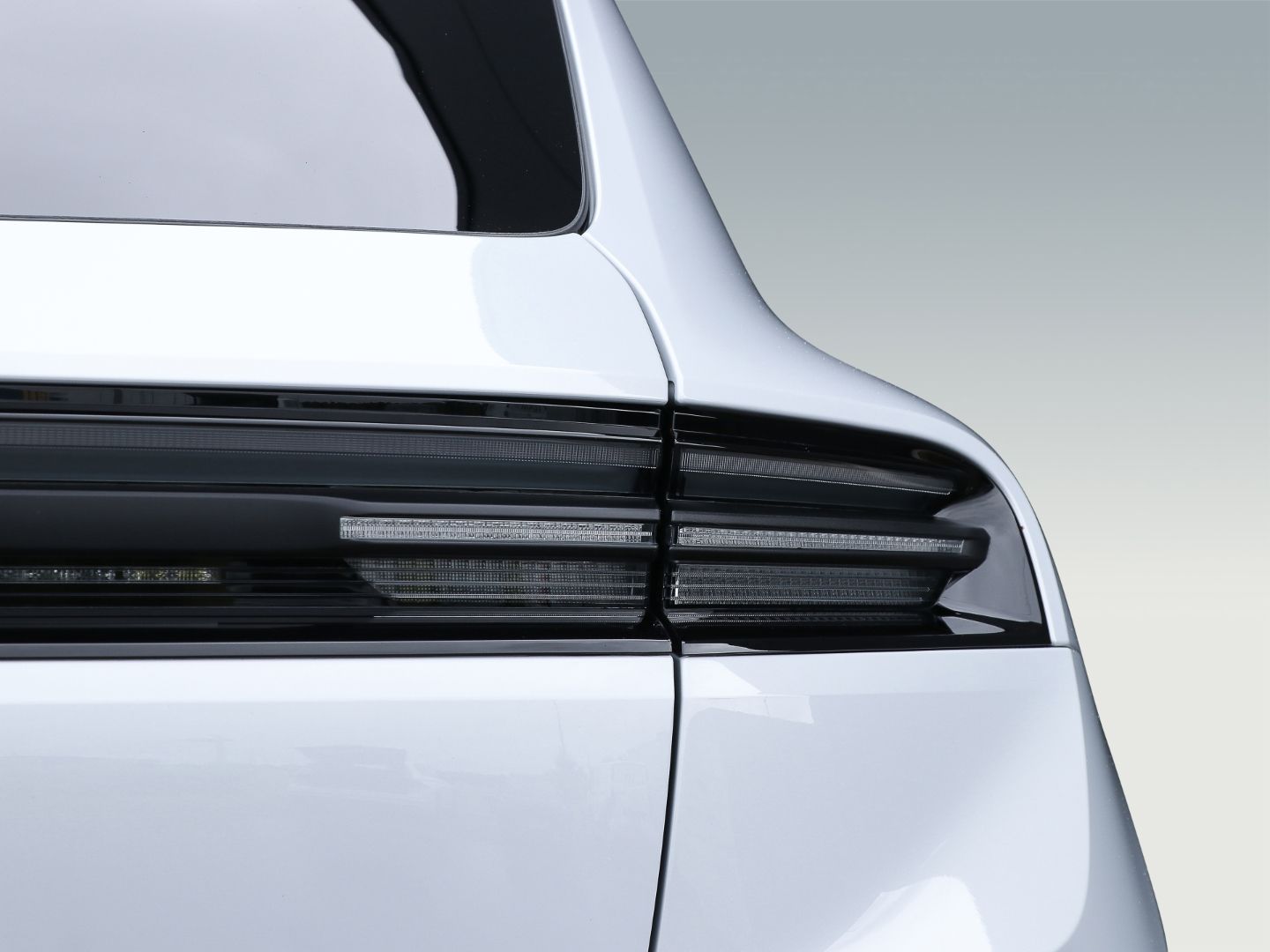 Porsche Macan 4 HA-Lenkung LED-Matrix Surround-View BOSE