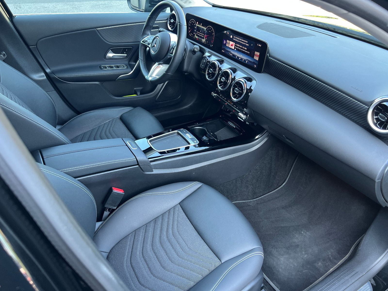 Mercedes-Benz A 180 PROGRESSIVE - Samsaru's Car Outlet