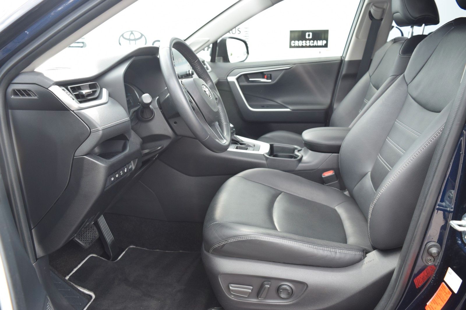 Toyota RAV 4 RAV4 Hybrid 4x2 Lounge - Samsaru's Car Outlet