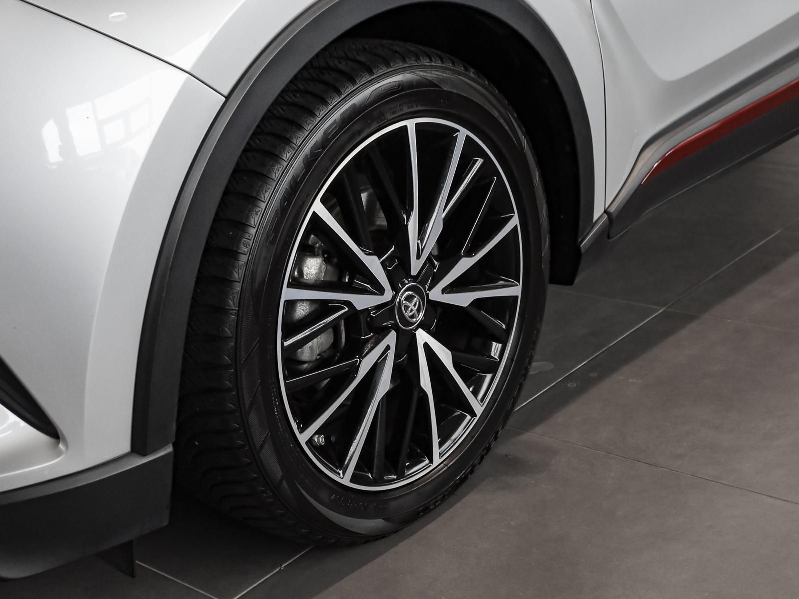 Toyota C-HR 1.8 Hybrid Lounge - Samsaru's Car Outlet