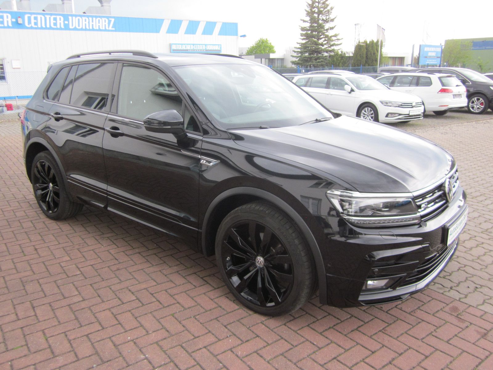 Volkswagen Tiguan 4M R-Line Black - Samsaru's Car Outlet