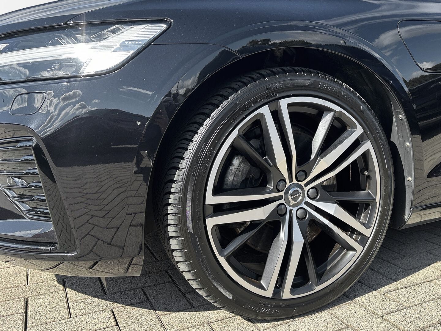 Volvo V60 Recharge T6 AWD Plus Dark 19'' Allwetter AHK