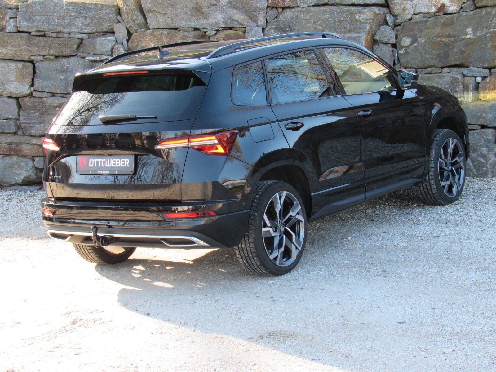 Skoda Karoq Sportline 1.5 TSI AHK 360° TRAVEL PANO
