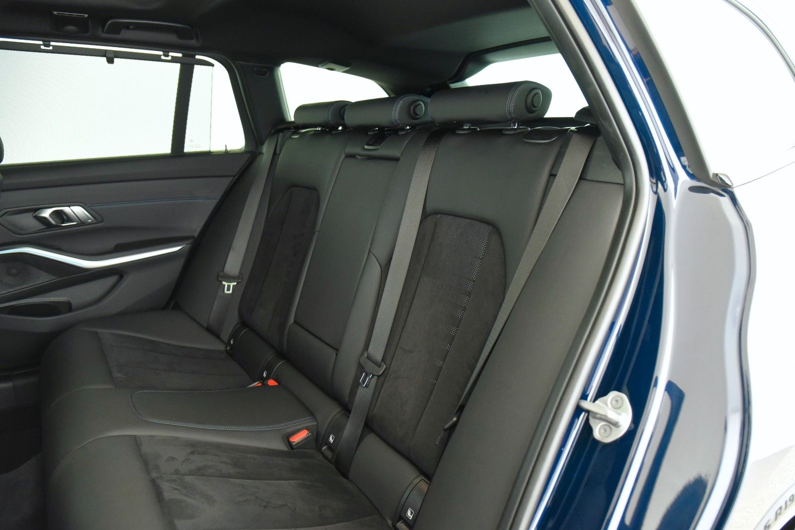 BMW 320d Touring xDrive M Sport - Samsaru's Car Outlet