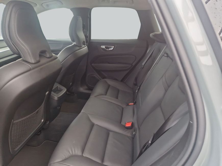 Volvo XC60 B5 B AWD Core Leder SiH GJR 19'' LichtPak W