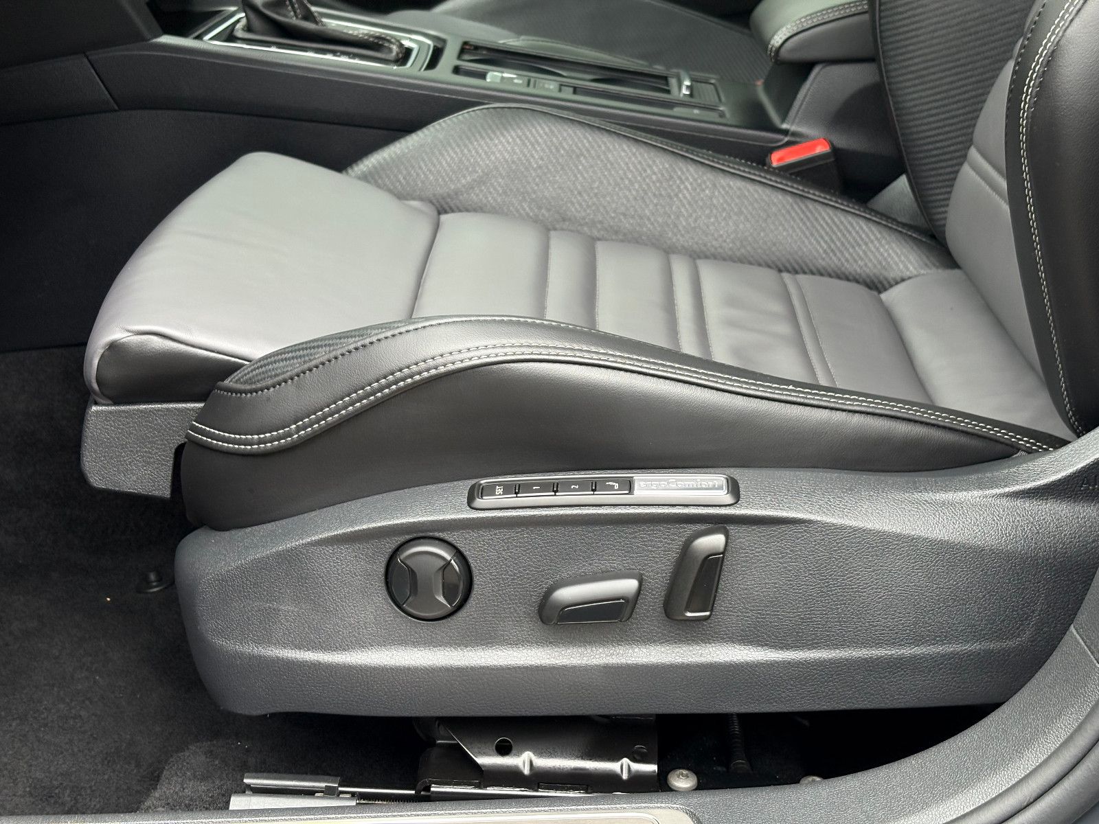 Volkswagen Passat 2.0 TSI DSG Variant 2x R LINE SPORT PAKET