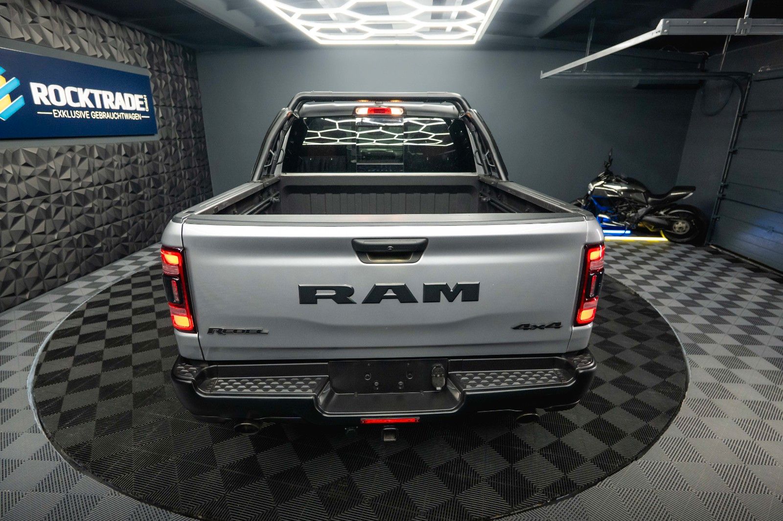 Dodge RAM 5.7 V8 HEMI 4x4 REBEL OFFROAD  AXLE LOCK 19%