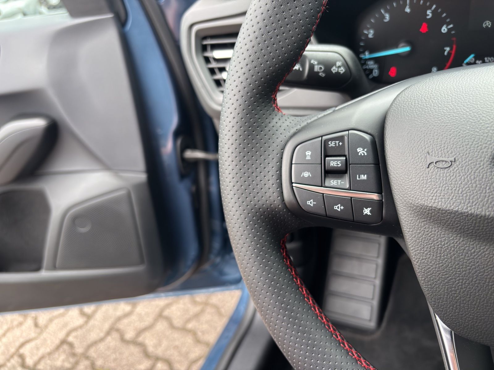 Ford Focus ST-Line Turnier Aut.*ACC*KAM*NAVI*LED*WINT