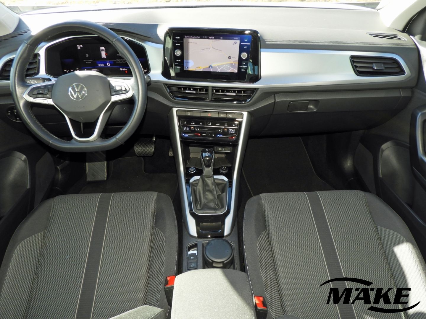 Volkswagen T-Roc Life 1.5 TSI DSG - Samsaru's Car Outlet