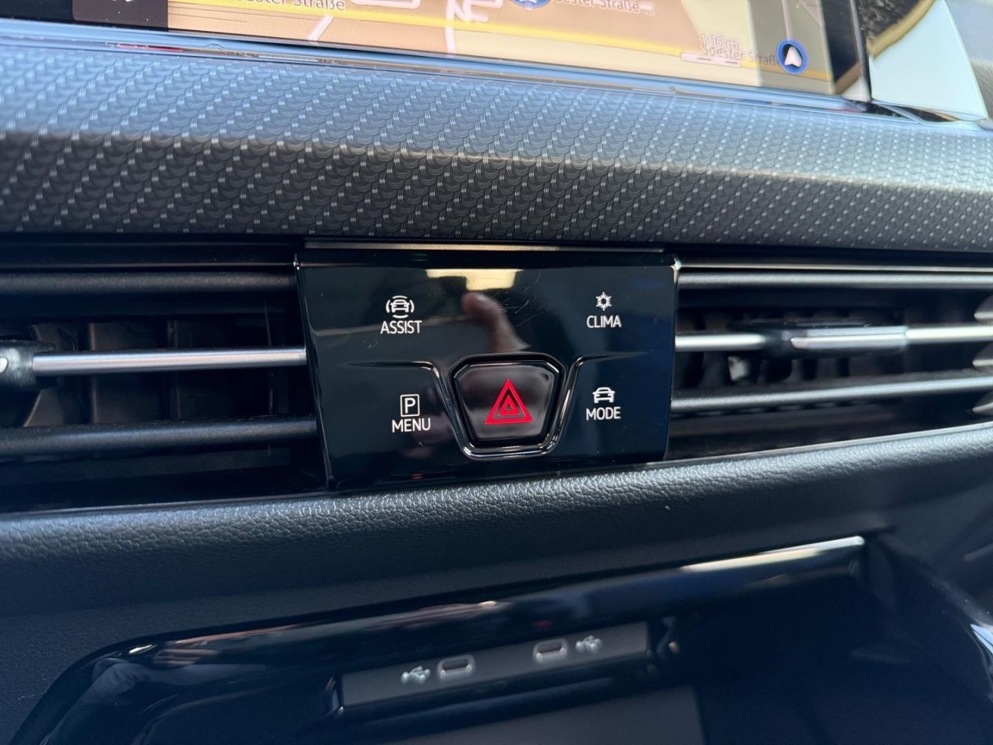 Volkswagen Golf VIII R 2.0 TSI 4Motion - Samsaru's Car Outlet