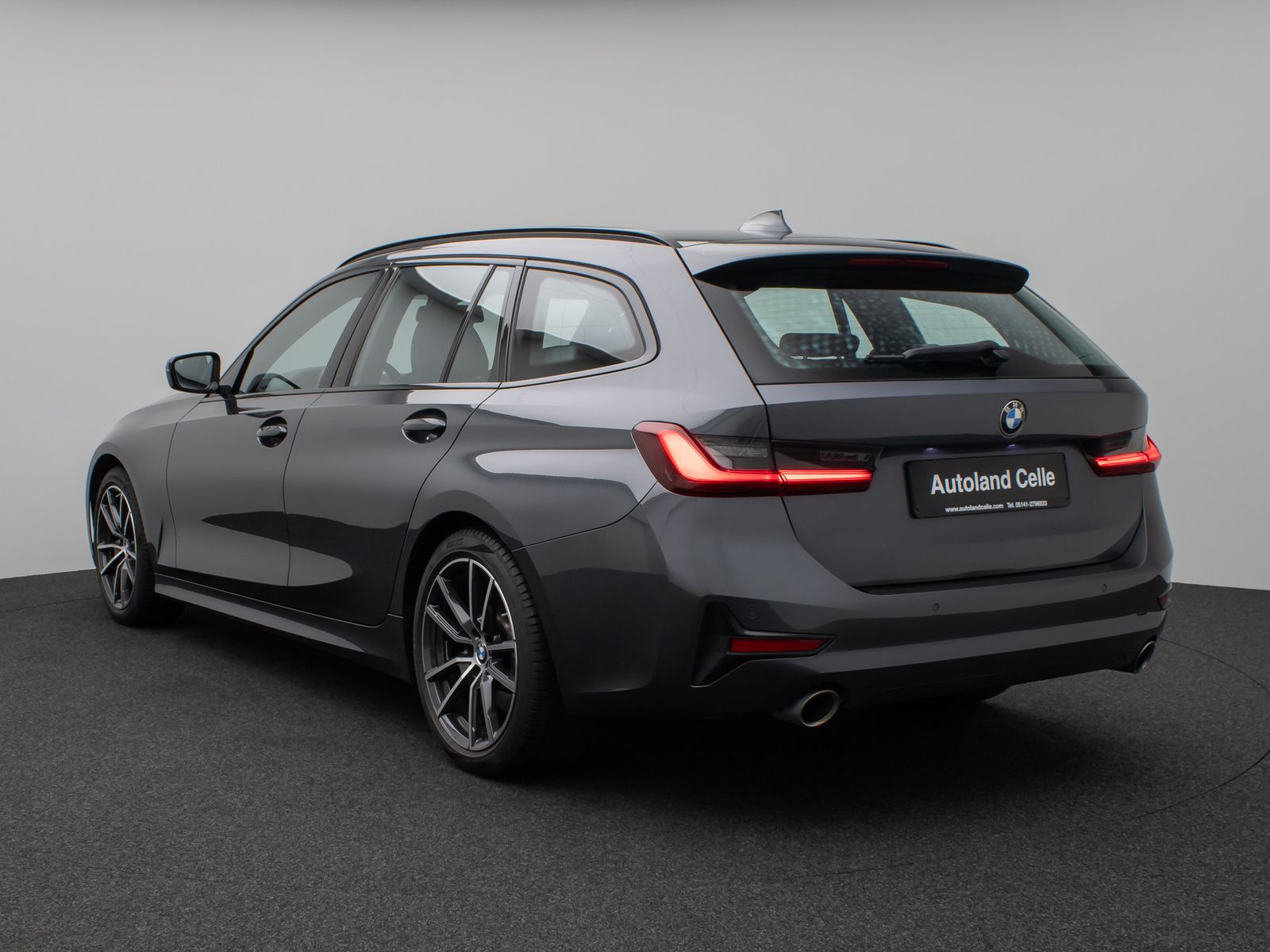 BMW 330i xD SportLine - Samsaru's Car Outlet