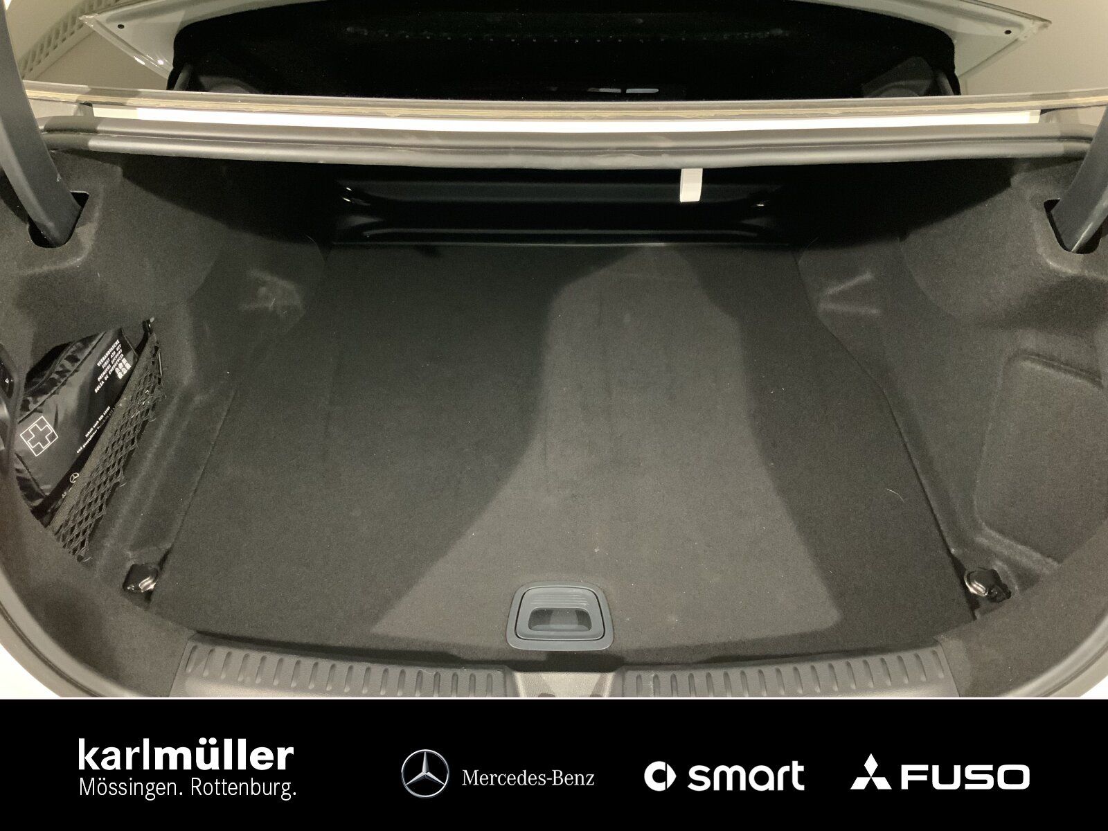 Mercedes-Benz E 200 AMG-L - Samsaru's Car Outlet