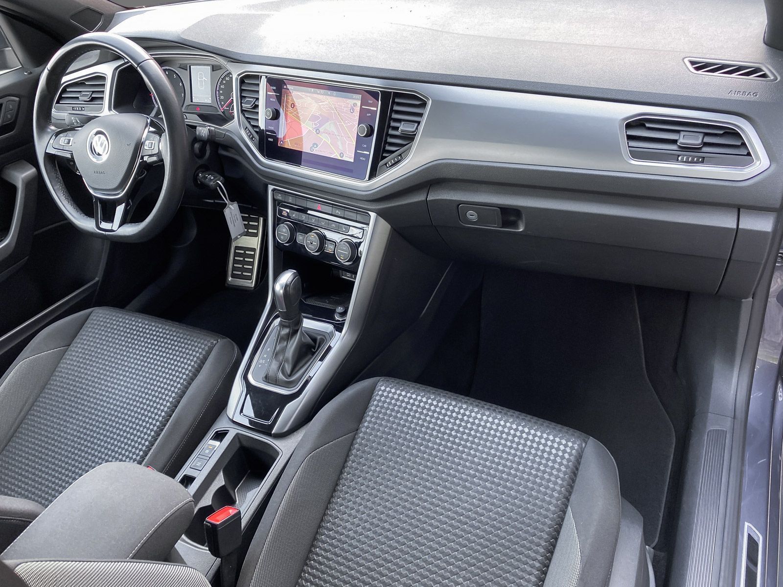 Volkswagen T-Roc 1.5 TSI Active DSG - Samsaru's Car Outlet