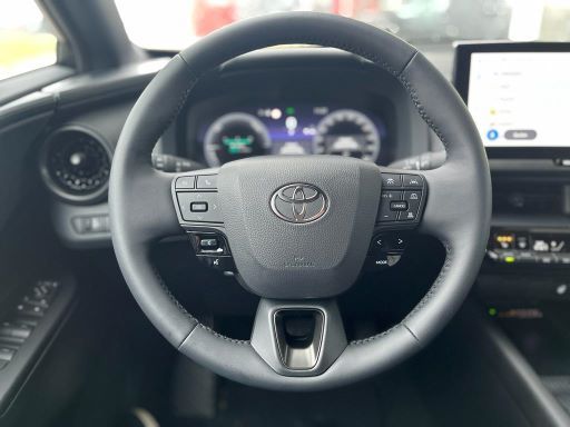 Toyota C-HR Hybrid - Samsaru's Car Outlet