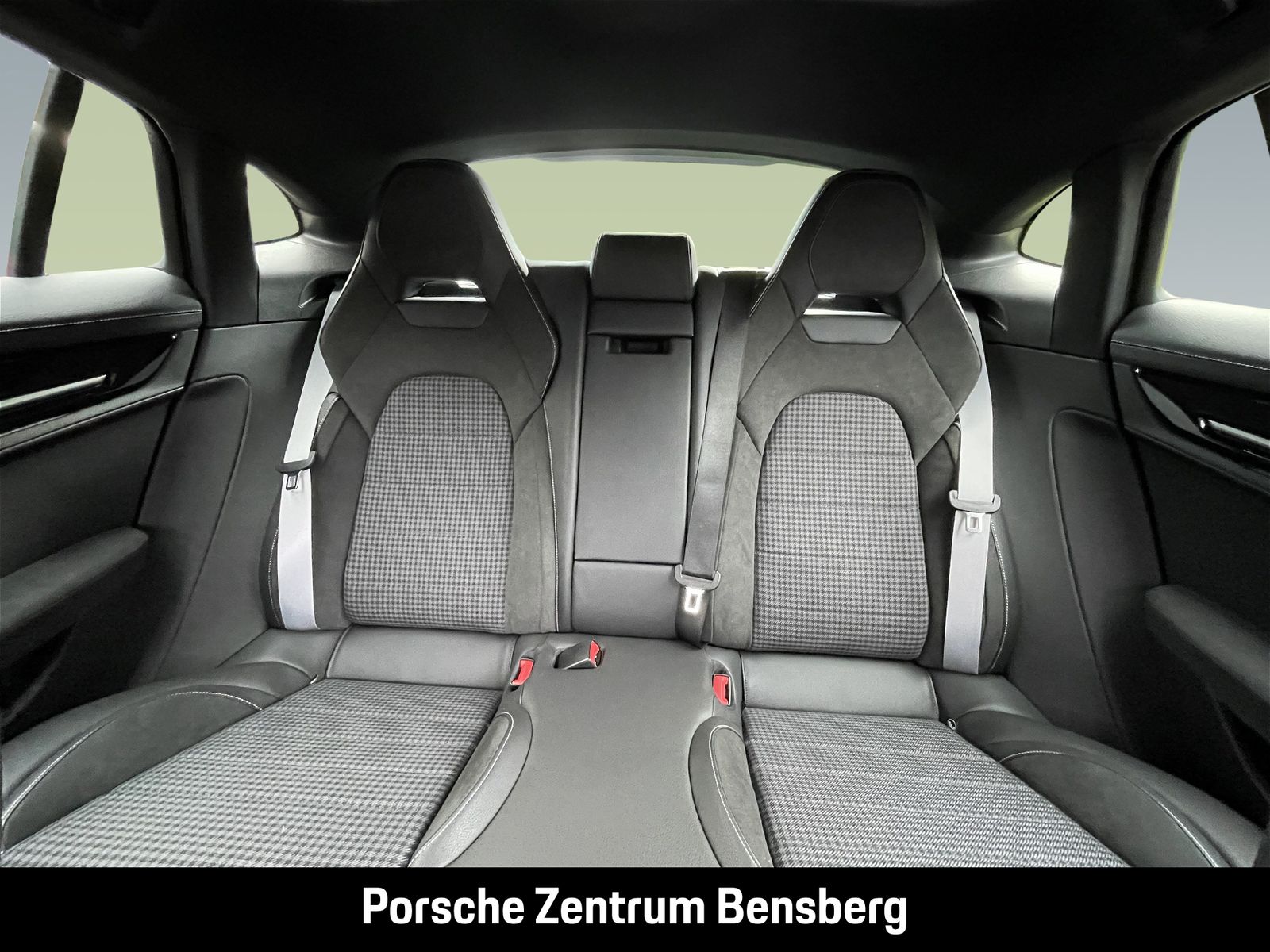 Porsche Panamera 4 E-Hybrid