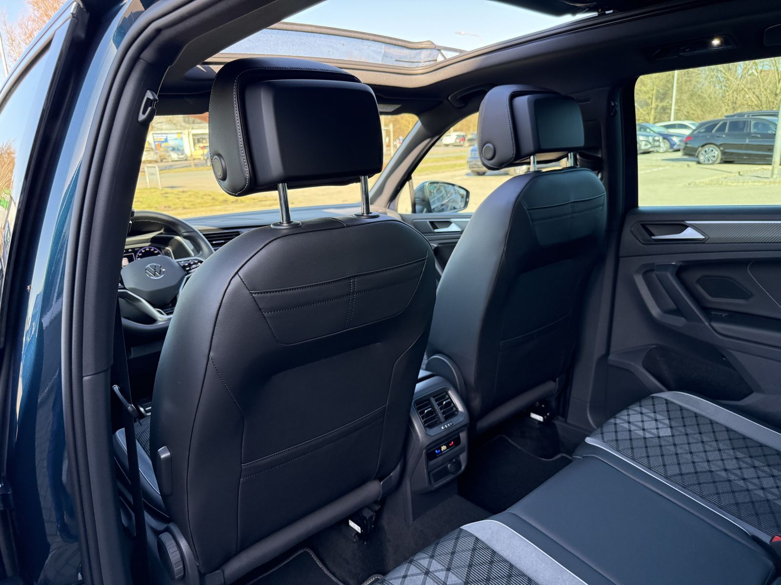 Volkswagen Tiguan R-Line 4-Motion,Pano,AHK,R-Kam,Matrix,ACC