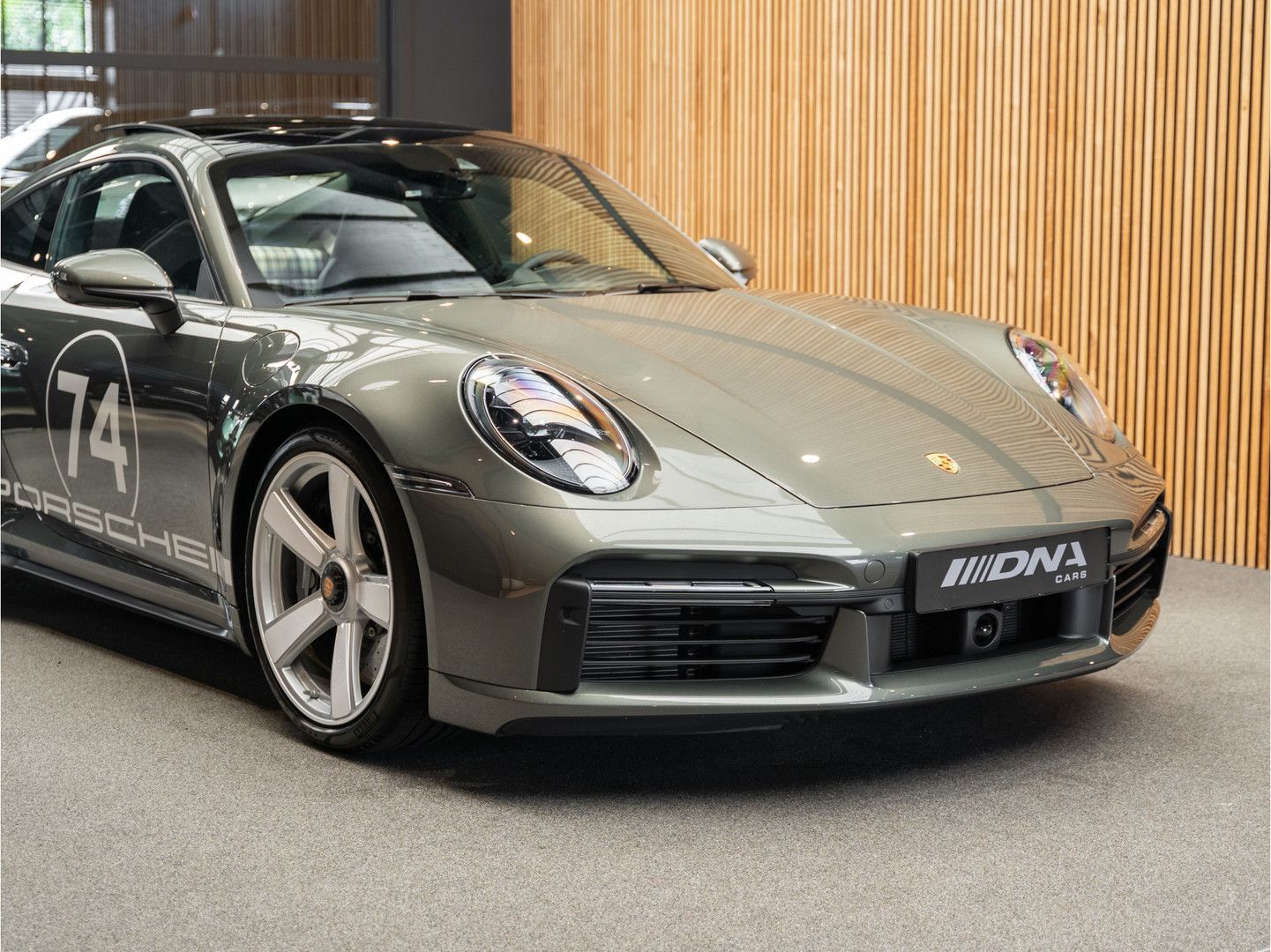 Porsche 992 992 Turbo 50 Years 1/1974 Burmester Leder 91