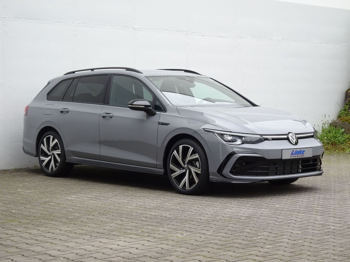 Volkswagen Golf Variant VIII 1.5 TSI R-Line - Samsaru's Car Outlet