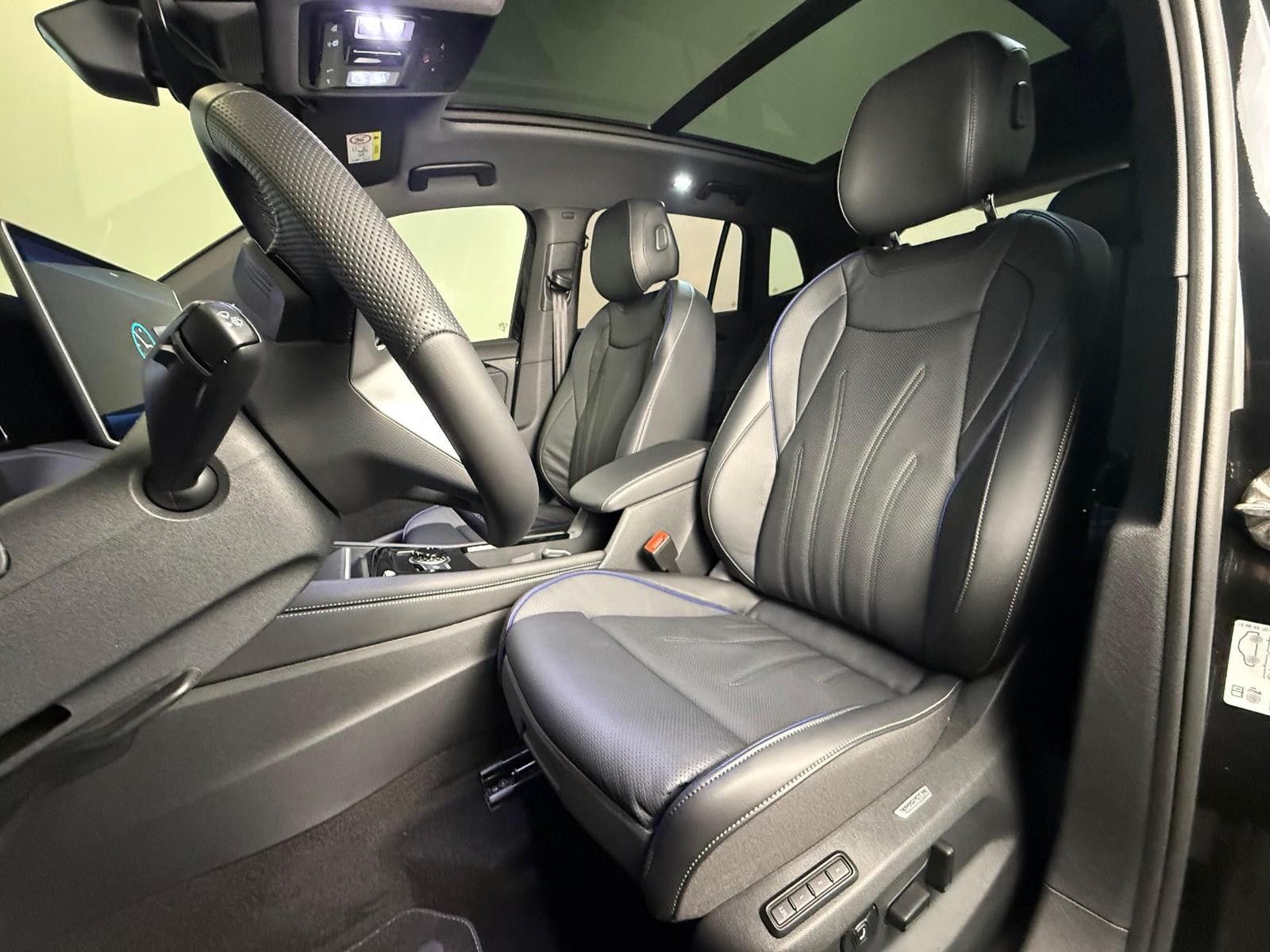 Volkswagen Tiguan 2.0 TDI 4M R-Line PANO LEDER HEAD UP 360°