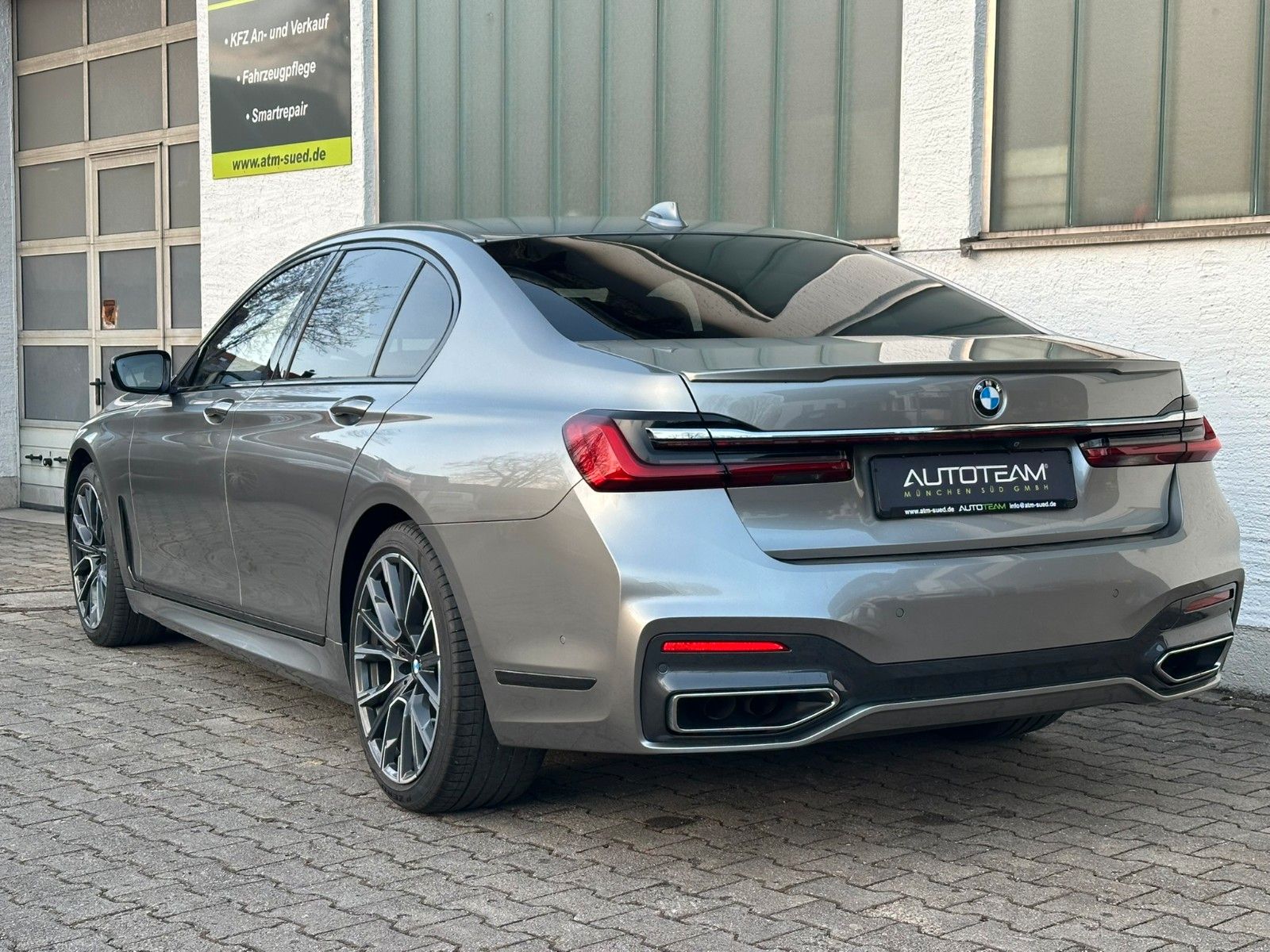 BMW 750i xDrive*M Sport*20 Zoll*Massage*Std Hzg*H/K*