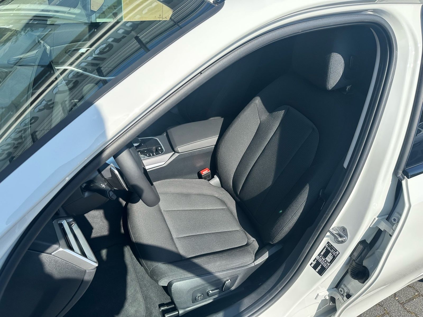 BMW 318i Touring DrivingAssist Stop&Go HeadUp AHK