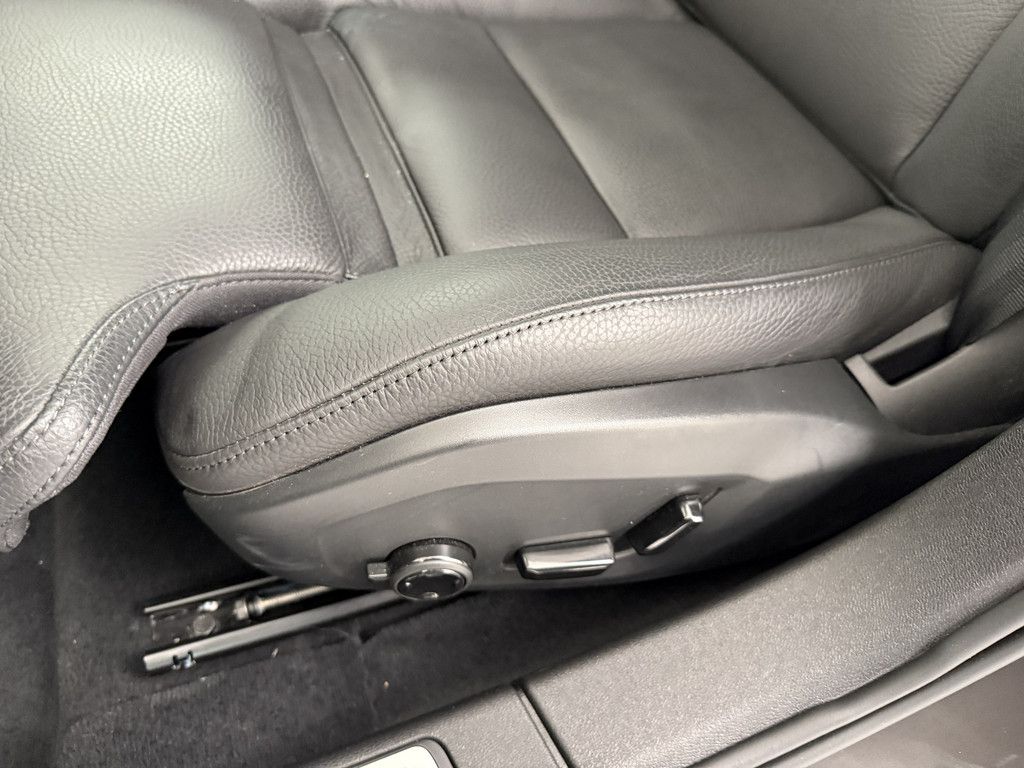 Volvo V60 T6 Plus Dark Recharge Plug-In Hybrid AWD LED