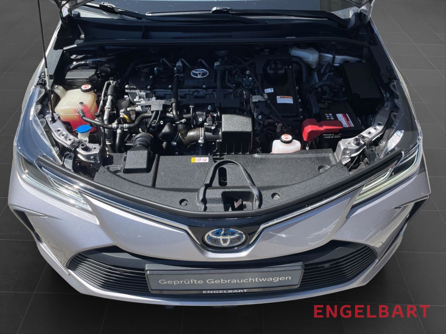 Toyota Corolla 1.8 Hybrid Club - Samsaru's Car Outlet
