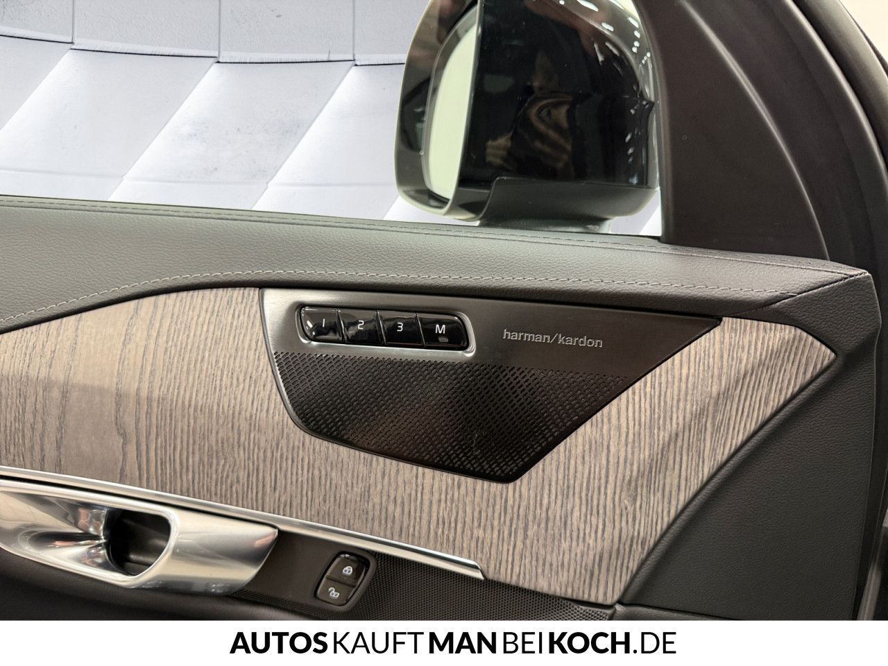 Volvo XC90 B5 D AWD Plus Dark PANO STDHz AHK VLED 360