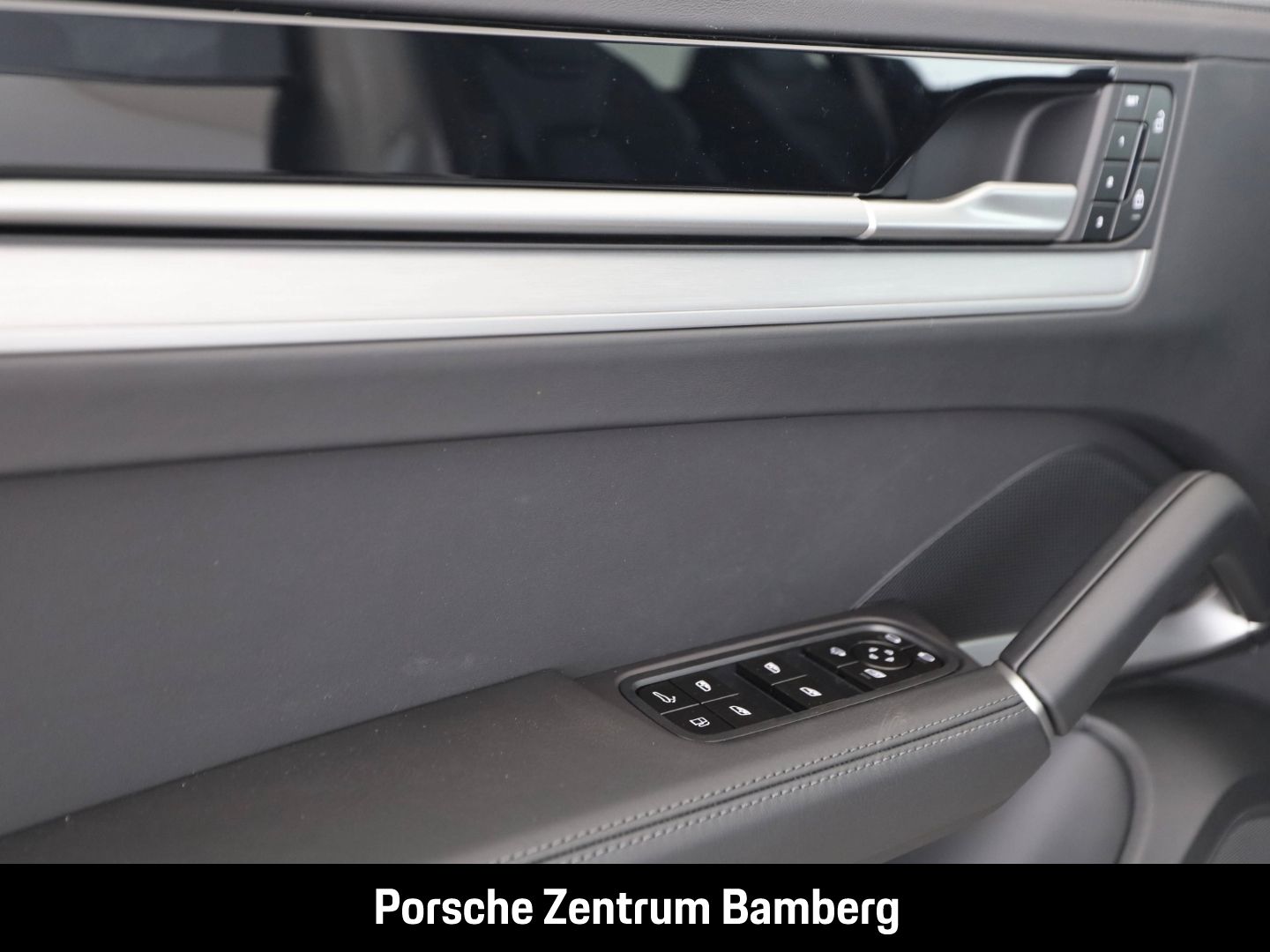 Porsche Cayenne E-Hybrid Co./ Matrix/ BOSE/ Sport Design
