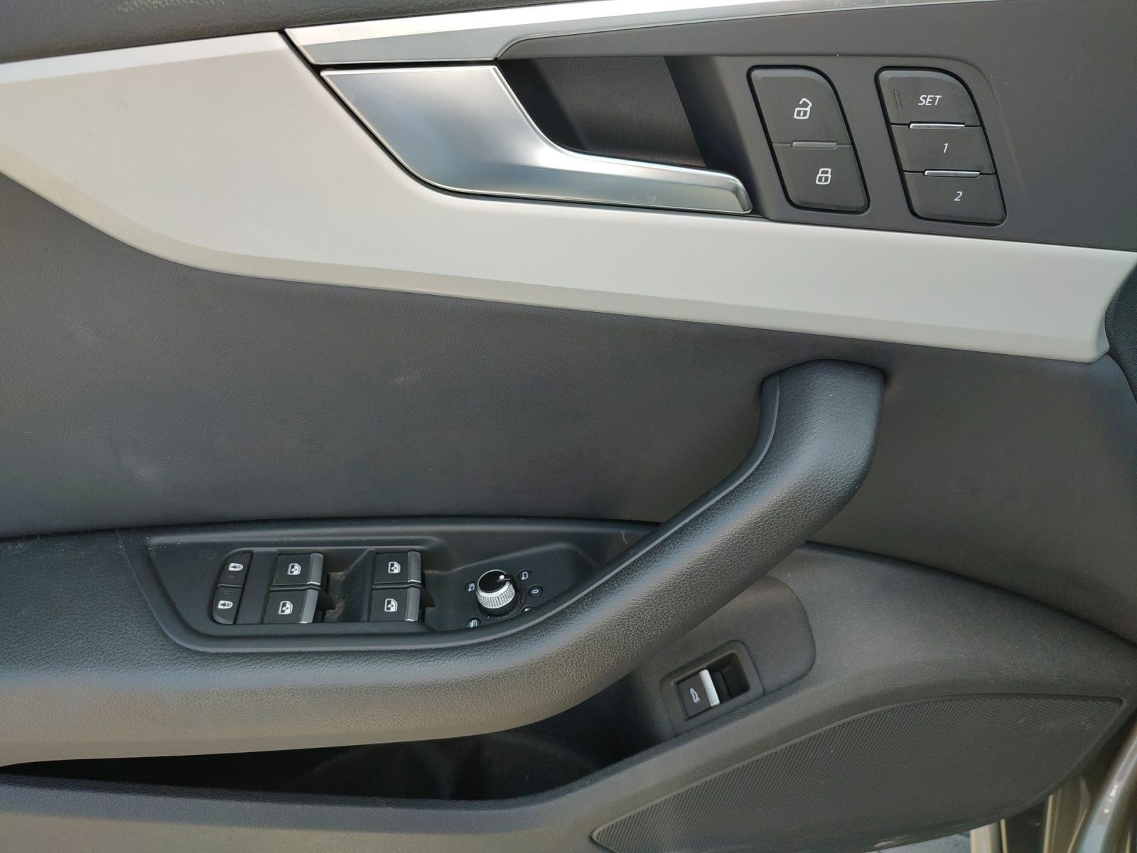 Audi A4 Avant 35 TFSI S line - Samsaru's Car Outlet
