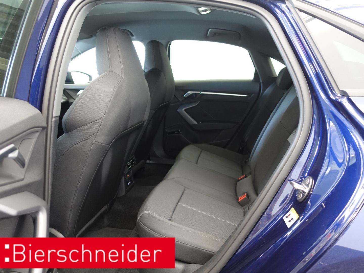 Audi A3 Limousine 35 TFSI S tronic advanced - Samsaru's Car Outlet
