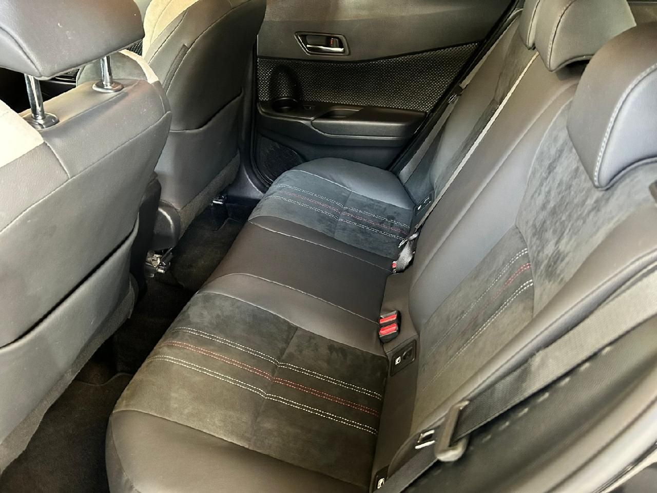 Toyota C-HR Hybrid GR Sport Black Edition - Samsaru's Car Outlet