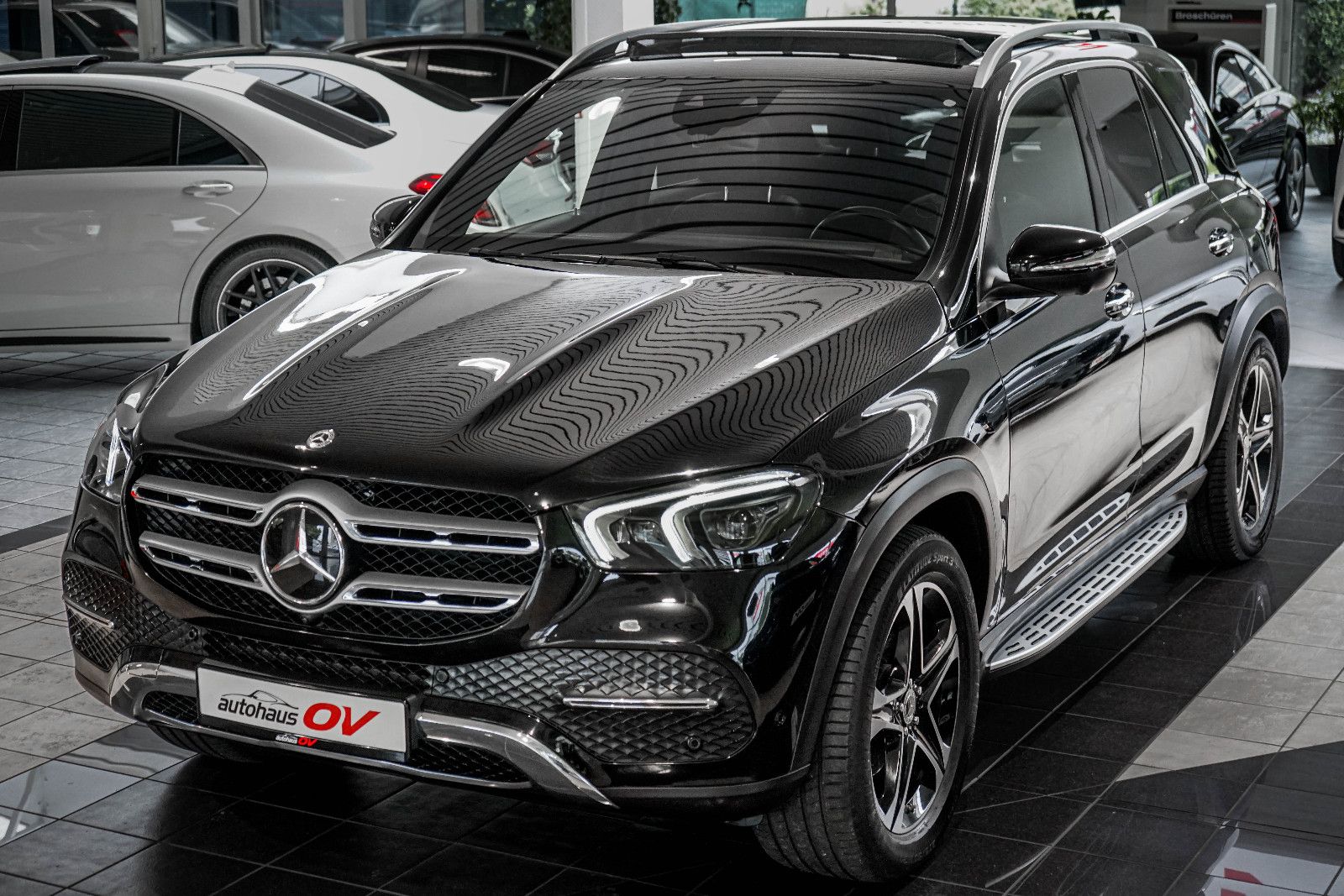 Mercedes-Benz GLE 300d 4M*Exclusive*3xTV*360*Distr*Pano*7xSitz