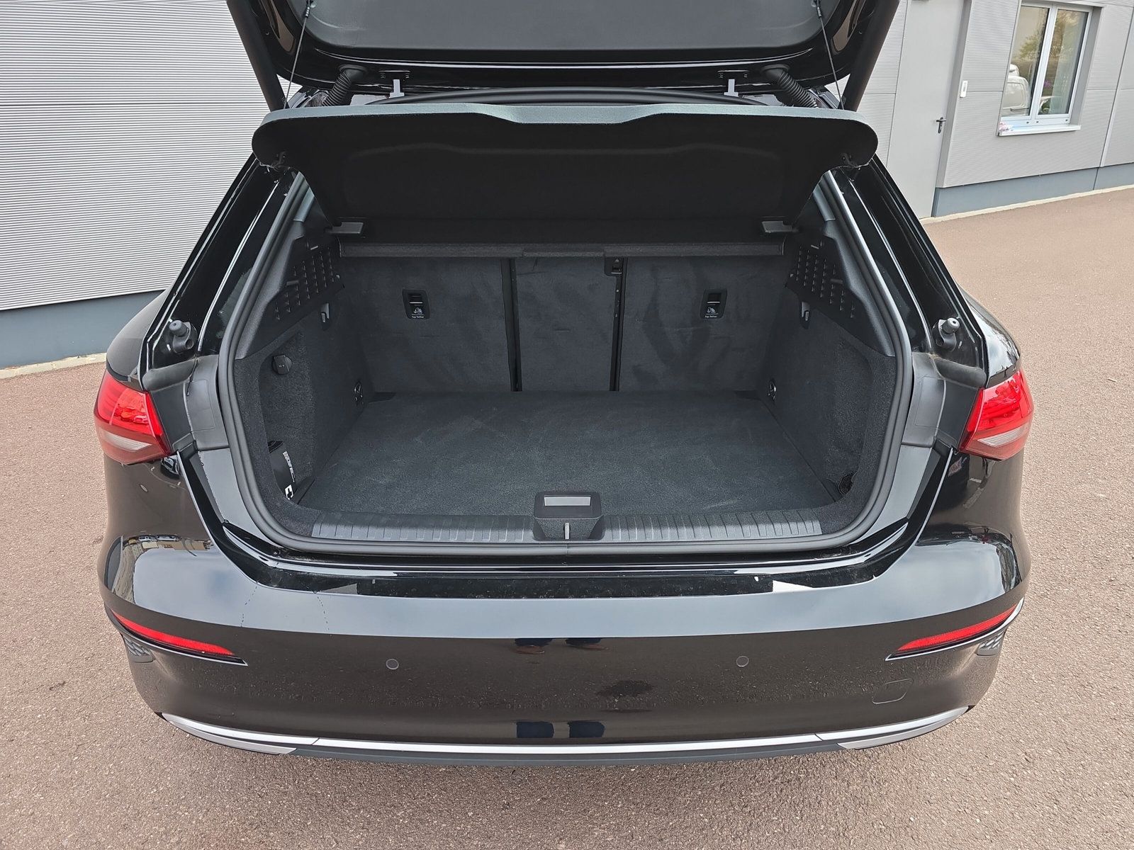 Audi A3 Sportback 30 TDI advanced - Samsaru's Car Outlet