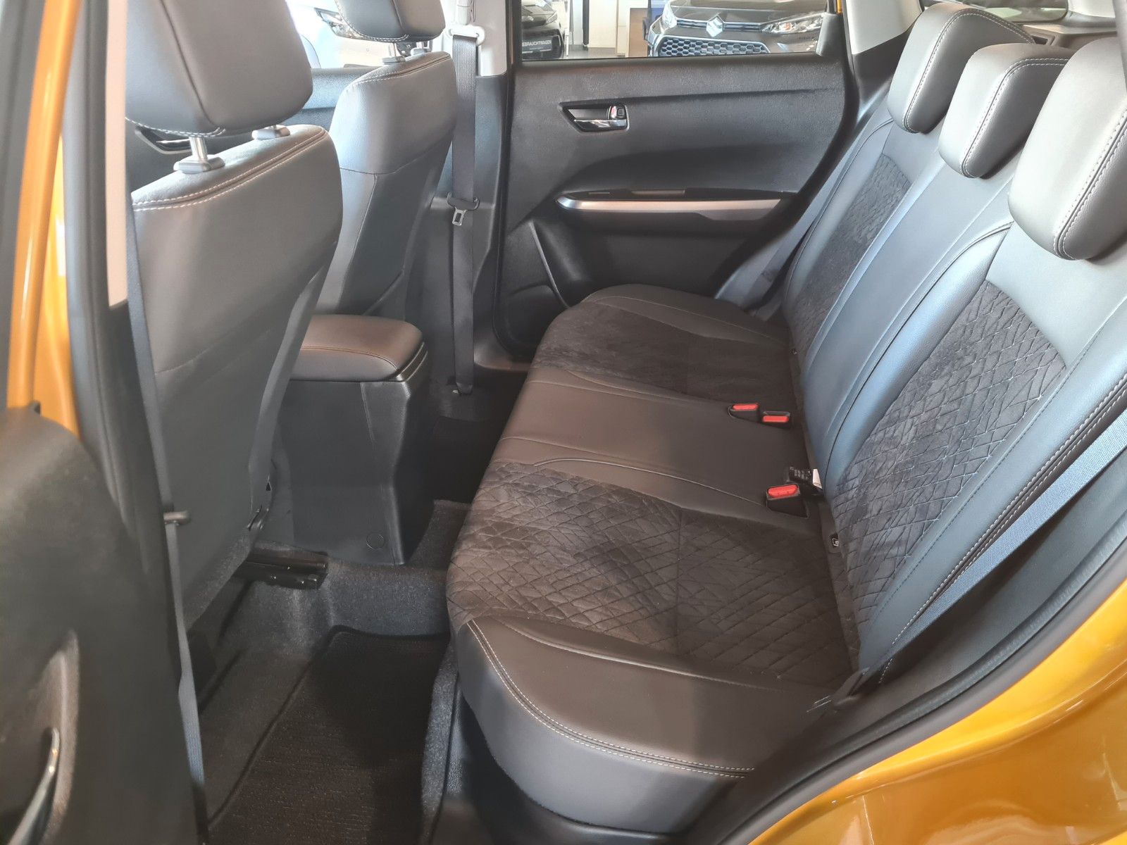 Suzuki Vitara 1.5 Hybrid Comfort+ 4x2 - Samsaru's Car Outlet