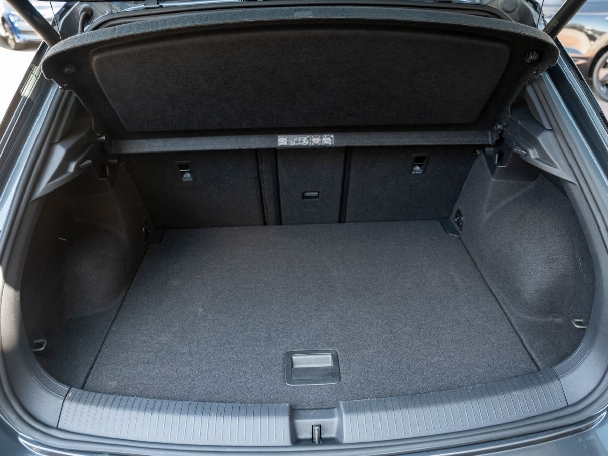 Volkswagen T-ROC Sport 1.5 TSI DSG - Samsaru's Car Outlet