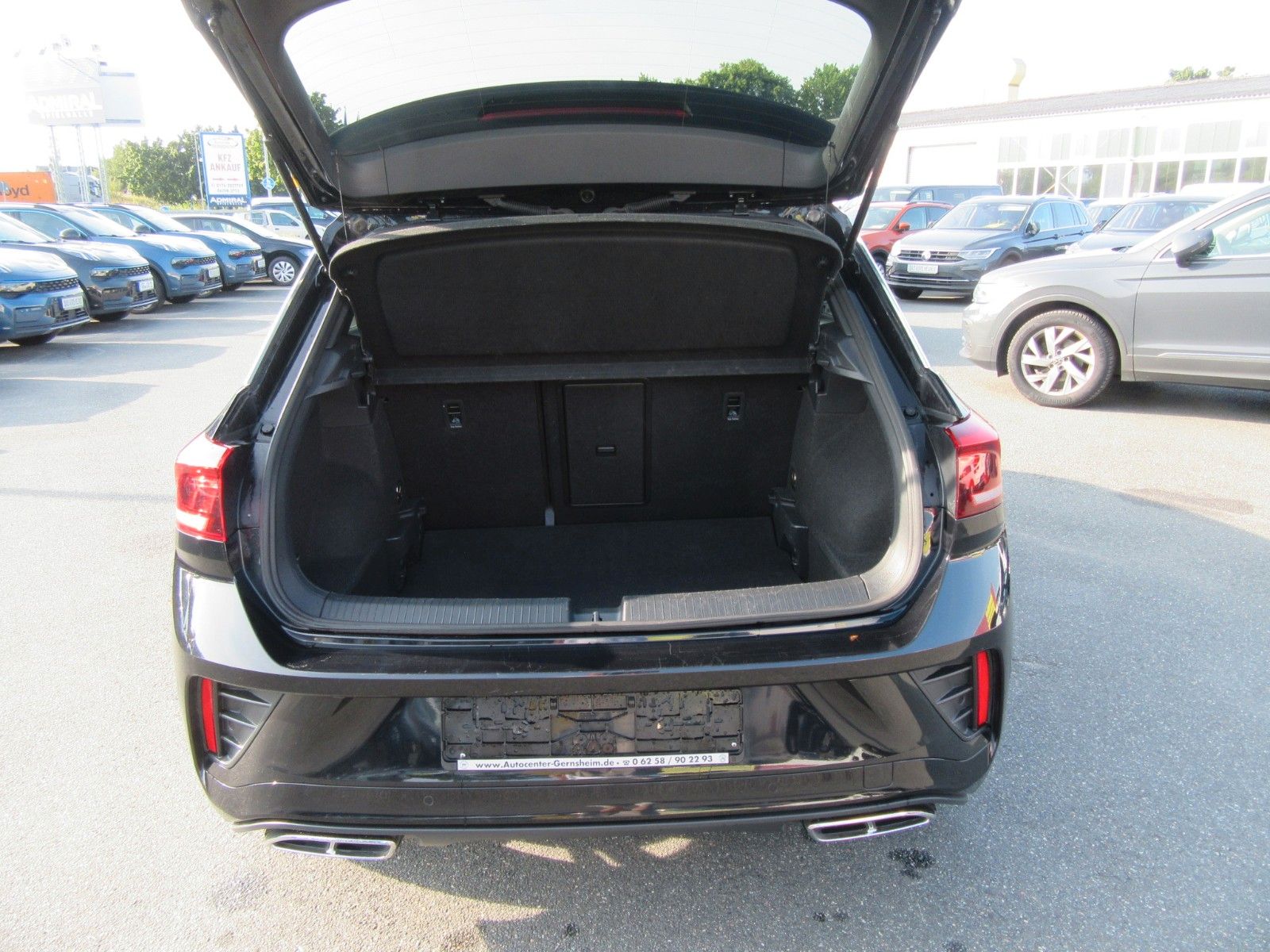 Volkswagen T-Roc R-Line - Samsaru's Car Outlet