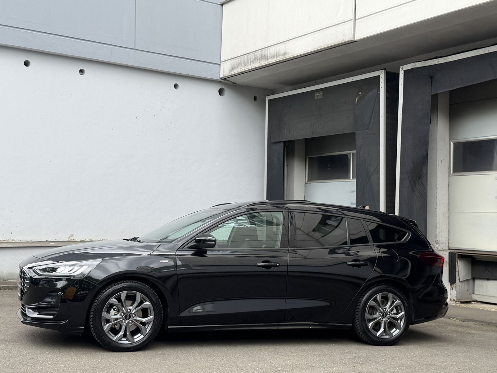 Ford Focus ST-Line LED Navi ACC-Tempomat Pano Kamera